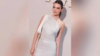 &ldquo;让布克恋恋不忘的女人，詹娜是如何俘获一套NBA全明星阵容...